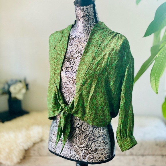NWT ViX By Paula Hermany Namaste Mel Tie Crop Blouse in Green Multi, Size Large - Picture 7 of 10